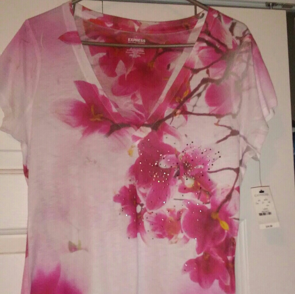 Express pink flower tee